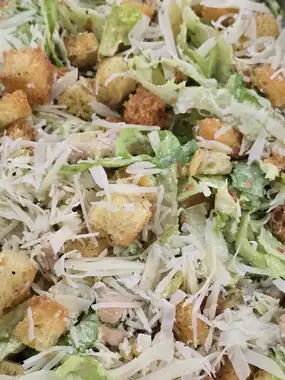 Salada fresca montada no bufê